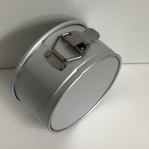 Wilton Aluminum 6 inch Springform Pan (Bundle of 3) - Picture 7 of 7